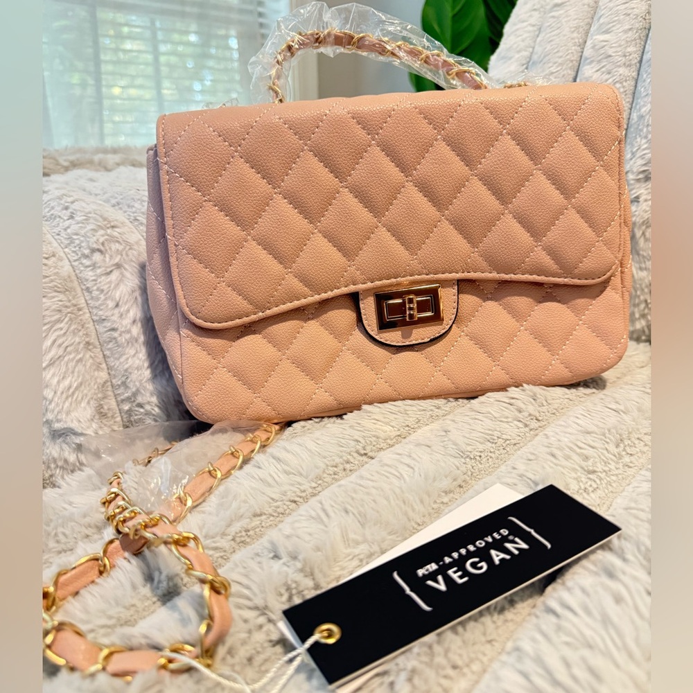 NWT Vegan Quilted Pink Crossbody Bag Gold Chain Strap, Twist-Lock, Animal print